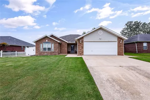 1905 SW Columbus Rd, Bentonville, AR 72712