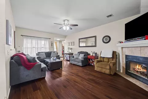521 Walker St, Centerton, AR 72719 photo 4