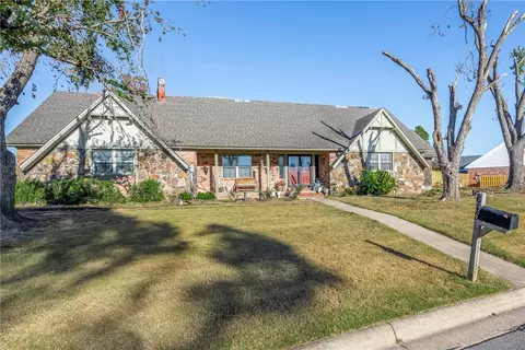 815 S Chateau Dr, Rogers, AR 72758