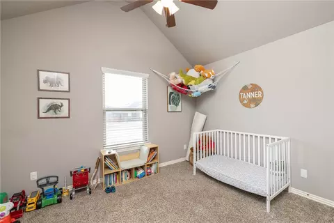 Bedroom - 486 E Oxen Ln, West Fork, AR 72774 photo 4 of 5