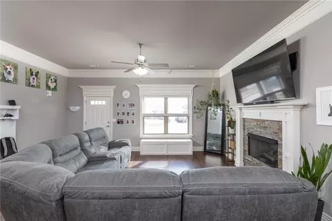 Living - 486 E Oxen Ln, West Fork, AR 72774 photo 1 of 2