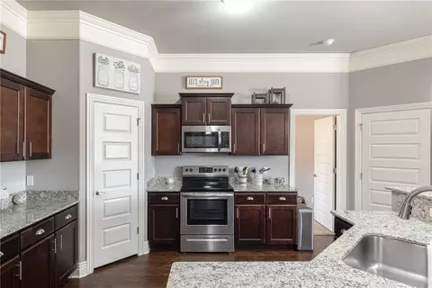 Kitchen - 486 E Oxen Ln, West Fork, AR 72774 photo 2 of 3