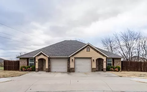861863 Meadowlands Dr, Centerton, AR 72719