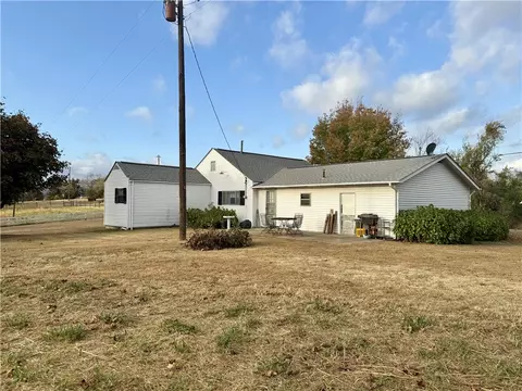 404 Cedar St, Marshall, AR 72650 photo 2
