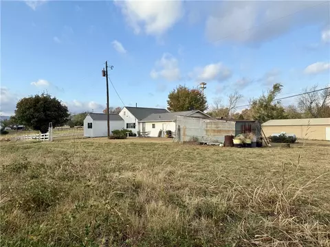 404 Cedar St, Marshall, AR 72650 photo 3