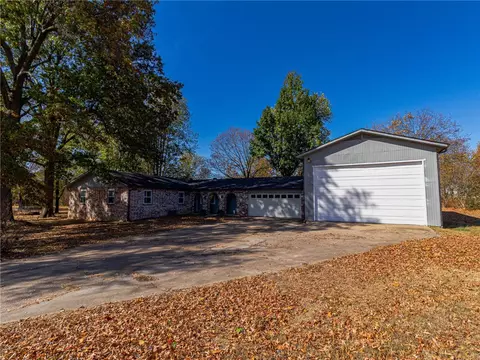 1288 Leelyn Jean Ln, Springdale, AR 72762