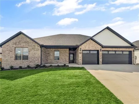 7755 Teton Trail Ave, Springdale, AR 72762