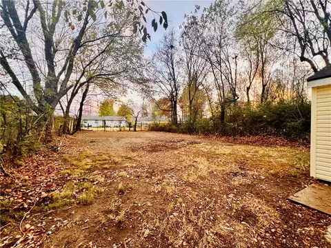 401 Charles Ave, Springdale, AR 72764 photo 3