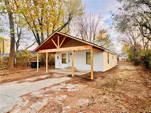 401 Charles Ave, Springdale, AR 72764