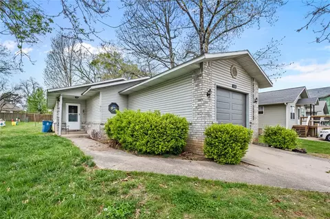 1209 Fillmore St, Bentonville, AR 72712