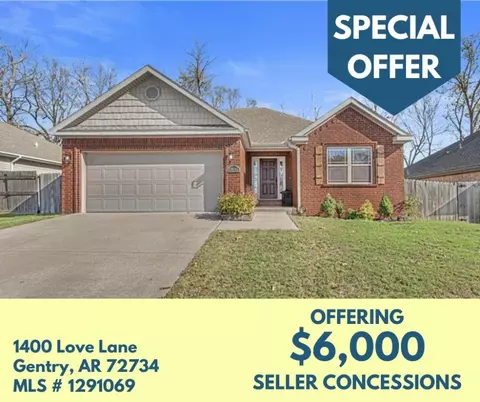 1400 Love Ln, Gentry, AR 72734