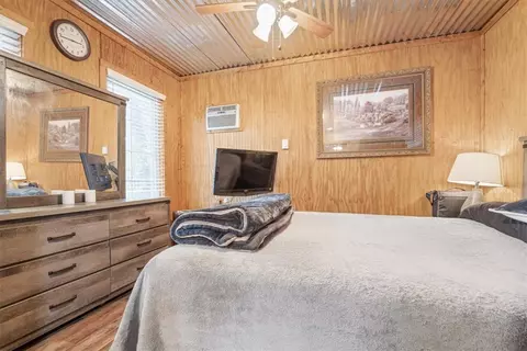 Bedroom - 333 Walnut, Watts, OK 74964 photo 3 of 3