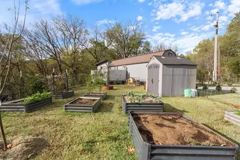 Exterior - 333 Walnut, Watts, OK 74964 photo 2 of 15