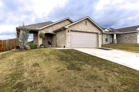 5909 NW Silas St, Bentonville, AR 72713