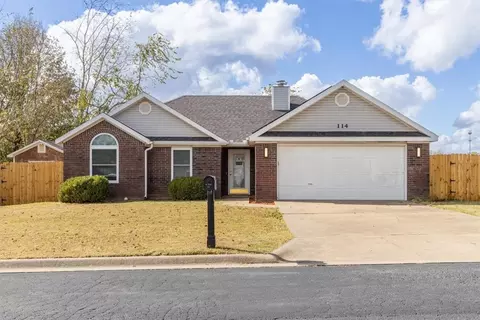 114 Bailey St, Lowell, AR 72745