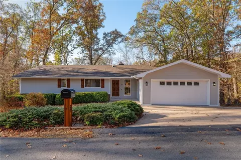 24 Haslingden Ln, Bella Vista, AR 72715