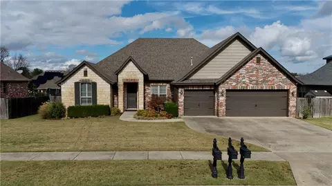 3634 E Blue Stone Dr, Fayetteville, AR 72764