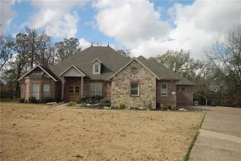 8984 Crest Ln, Springdale, AR 72762