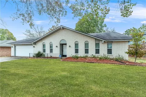1303 San Miguel Dr, Springdale, AR 72762
