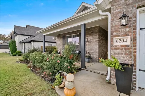 6204 S 61st St, Rogers, AR 72758