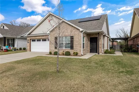 2006 SW Huntwick Ave, Bentonville, AR 72713