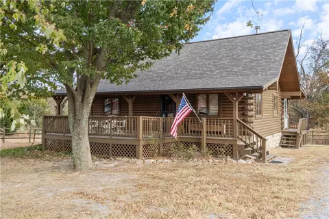 14955 Shipe Rd, Gravette, AR 72736