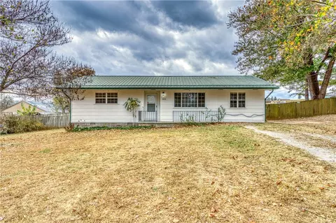 5410 Eastwood Dr, Harrison, AR 72601