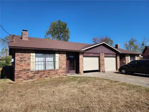 23052307 W Pecan St, Rogers, AR 72758