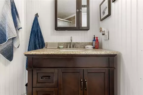 Bath - 709 Harmon Rd, Harrison, AR 72601 photo 2 of 4