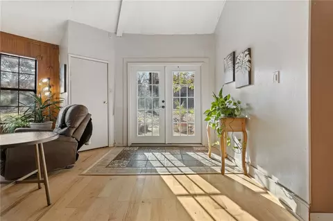 Entry Way - 709 Harmon Rd, Harrison, AR 72601 photo 1 of 2