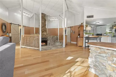 Living - 709 Harmon Rd, Harrison, AR 72601 photo 1 of 2