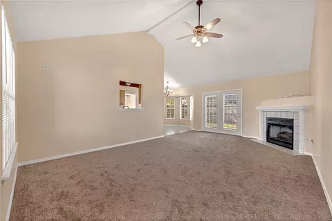 Living - 411 Walker St, Centerton, AR 72719 photo 4 of 4