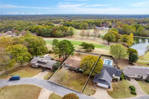 3 Carter Cir, Bella Vista, AR 72714