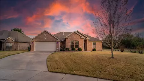 602 Sundance Dr, Fayetteville, AR 72704