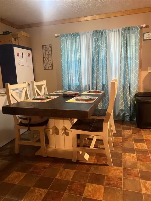 Dining - 665 Nc 8807, Jasper, AR 72641 photo 1 of 1