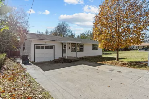 143 E Cleburn, Fayetteville, AR 72701