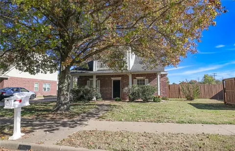 1118 N Heritage Ave, Fayetteville, AR 72704