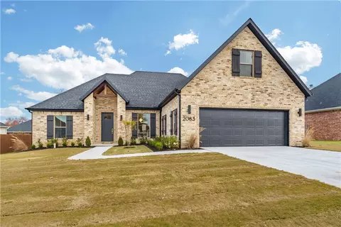 2083 Cobblestone St, Springdale, AR 72762