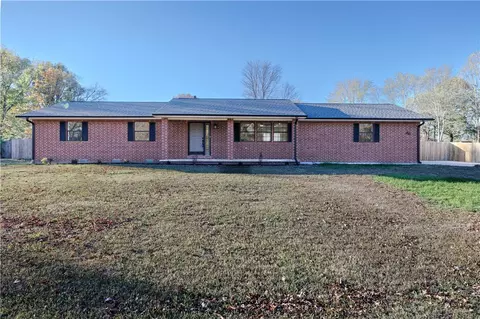 48 Woodridge Rd, Rogers, AR 72756