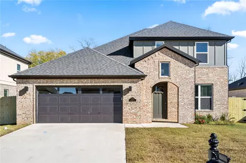 1220 Whistler St, Bentonville, AR 72713
