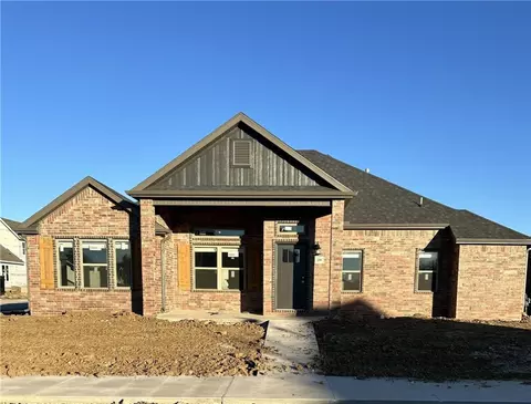 218 S Harrogate Ln, Fayetteville, AR 72704
