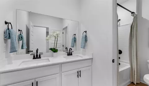 Bath - 981 Red Cedar Pl, Rogers, AR 72756 photo 1 of 4