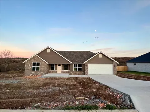 294 Presley Loop, Huntsville, AR 72740