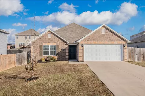 207 Cherrywood Cv, Lowell, AR 72745