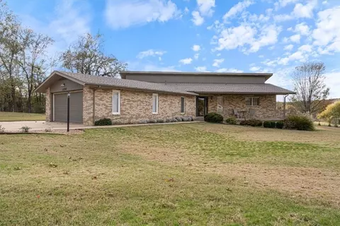 13797 Canterbury Ln, Siloam Springs, AR 72761
