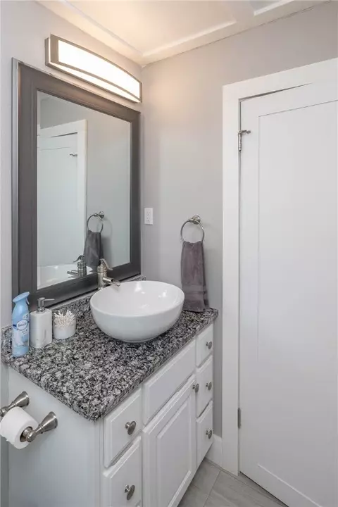 Bath - 106 E Bailey Ave, Springdale, AR 72764 photo 1 of 3
