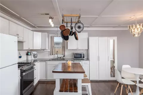 Kitchen - 106 E Bailey Ave, Springdale, AR 72764 photo 3 of 5