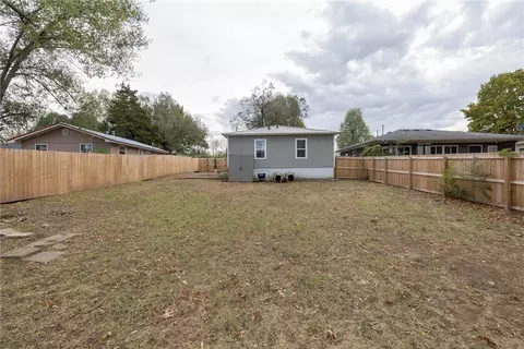 Exterior - 106 E Bailey Ave, Springdale, AR 72764 photo 8 of 18