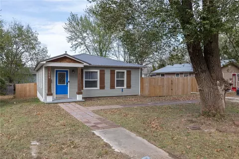 Exterior - 106 E Bailey Ave, Springdale, AR 72764 photo 15 of 18