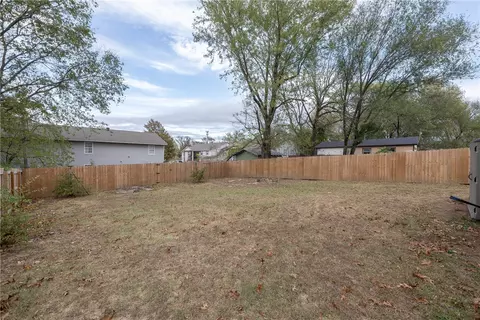 Exterior - 106 E Bailey Ave, Springdale, AR 72764 photo 5 of 18